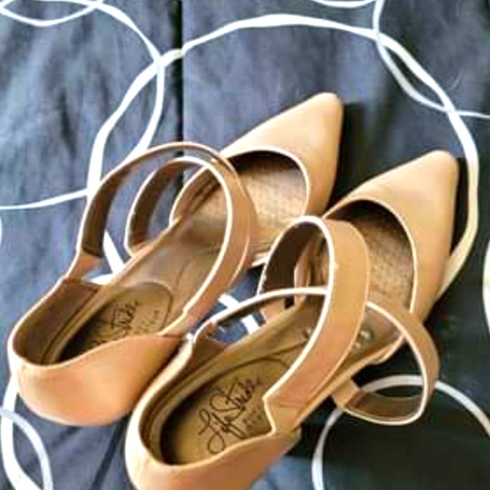 Beige Heals Women's 9.5